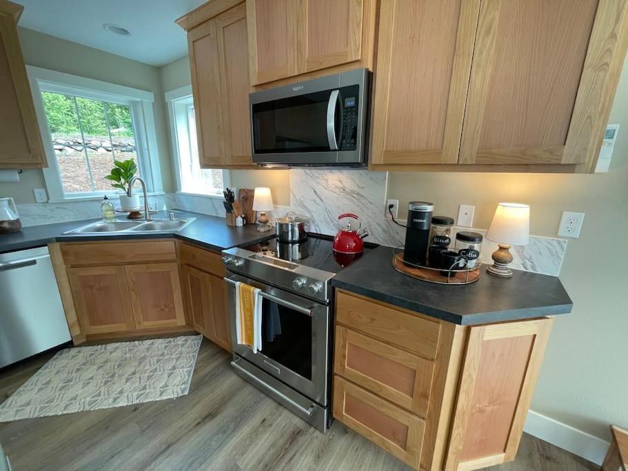 Romantic Cozy Cabin Walk To Lake Hot Tub Bikes Kayaks Grill Onalaska Esterno foto