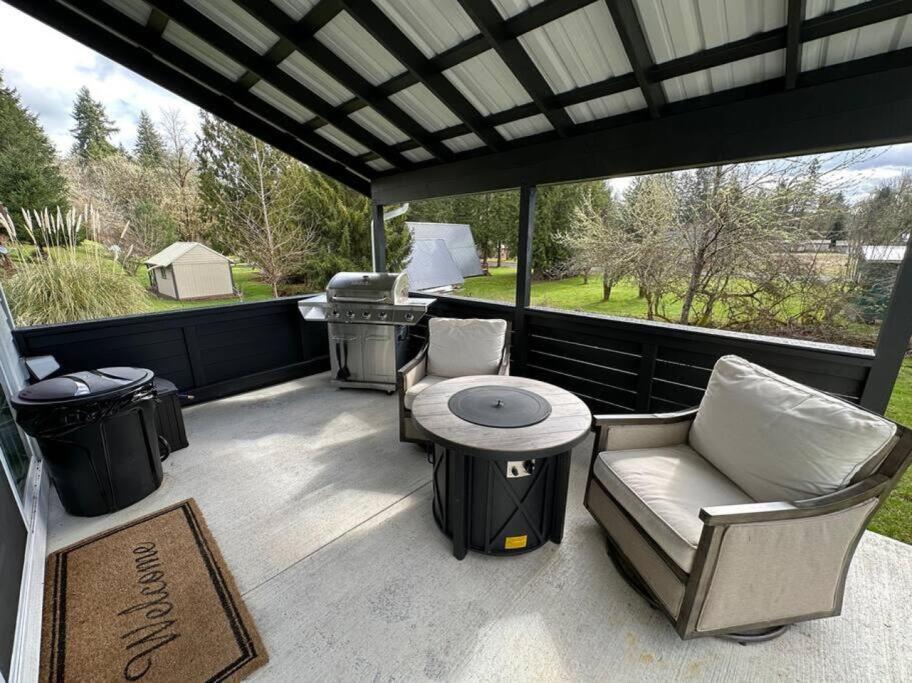 Romantic Cozy Cabin Walk To Lake Hot Tub Bikes Kayaks Grill Onalaska Esterno foto